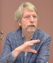 「労使の力の均衡崩れ、生産性が低下」