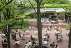 人手不足背景に、最大関心事は賃金?