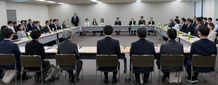 大幅引き上げが続く最低賃金、２６年度の議論スタート　中央審議会、７月下旬にも「目安」提示へ